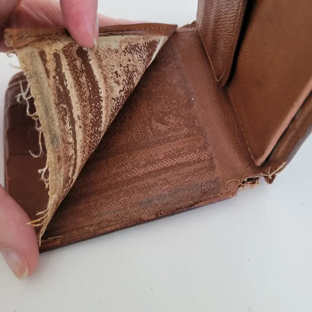 Vintage Louis Vuitton Men's LV Brown Bi-Fold Leather Wallet Monogram Classic